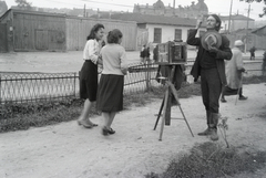 Ukraine, Kyiv, Bresztejszkij proszpekt (ekkor Rownoerstraße), jobbra fent a háttérben a Halicka ploscsa (ekkor Halyzka Platz) épületei., 1942, Reményi József, Best of, streetphotography, box camera, Fortepan #258127