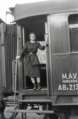 1942, Reményi József, hospital-train, standing in door, Fortepan #258191