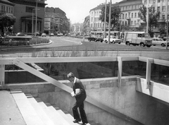 Magyarország, Budapest VIII.,Budapest V.,Budapest IX., Kálvin tér a Vámház (Tolbuhin) körút felé nézve., 1977, Ferencvárosi Helytörténeti Gyűjtemény, német gyártmány, szovjet gyártmány, GAZ-márka, teherautó, Lada-márka, Zuk-márka, villamos, aluljáró, automobil, GAZ 24 Volga, Ganz UV, Budapest, Fortepan #25824