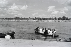 Ukraine, Kyiv, Dnyeper-part a Naberezsne sosze mellett, a központi plázzsal szemben., 1942, Reményi József, Fortepan #258267