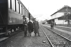 Ukraine, (ekkor Ławoczne), vasútállomás., 1943, Reményi József, hospital-train, Fortepan #258282