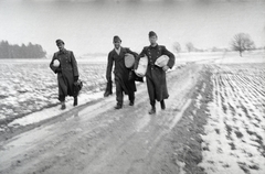 1944, Reményi József, Hungarian soldier, packet, briefcase, boots, snowy landscape, Fortepan #258302