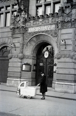 Hungary, Budapest IV., Szent István tér, Városháza., 1943, Reményi József, Budapest, Fortepan #258324