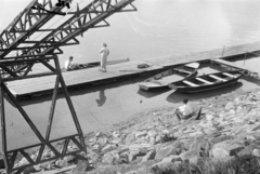 Magyarország, Budapest IV., Üdülő sor, előtérben a Tungsram strand területén lévő csónakház csónakszállítója., 1954, Reményi József, Budapest, csónak, Fortepan #258363