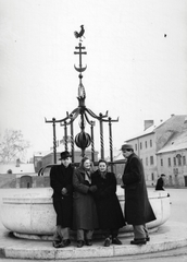 Magyarország, Győr, Dunakapu tér, Vaskakas kút (Hodina Adolf Mihály, 1940.)., 1960, Reményi József, kút, kovácsoltvas, díszkút, Fortepan #258383