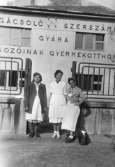 1952, Reményi József, Gyermekotthon, üzletportál, nők, munkaköpeny, Fortepan #258433