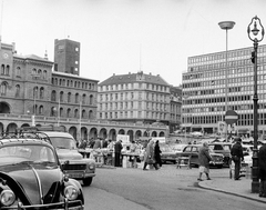 Norvégia, Oslo, Youngstorget a Torggata felöl a Møllergata felé nézve., 1965, Reményi József, rendszám, automobil, piac, Fortepan #258470