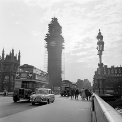 Egyesült Királyság, London, Westminster híd, háttérben a Big Ben., 1956, UWM Libraries, Harrison Forman, emeletes autóbusz, utcakép, állvány, toronyóra, Fortepan #258844