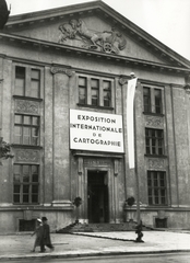 Lengyelország, Varsó, ulica Stanisława Noakowskiego - ulica Koszykowa sarok, a Varsói Műszaki Egyetem Közlekedési Kara., 1934, UWM Libraries, Boyd Louise Arner, felirat, Fortepan #258991