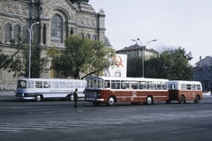 Bulgária, Várna, Hriszto Botev sugárút, háttérben balra a Szűz Mária mennybemenetele-katedrális a Cirill és Metód téren., 1970, UWM Libraries, Harrison Forman, autóbusz, sarló és kalapács, pótkocsi, Fortepan #259090