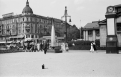 Németország, Berlin, Wittenbergplatz., 1934, UWM Libraries, Clarence Woodrow Sorensen, villamos, óra, Fortepan #259365