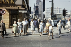 Germany, Berlin, Nyugat-Berlin, a Nürnberger Strasse és a Tauentzienstrasse sarkáról a Breitscheidplatz felé., 1961, UWM Libraries, West Berlin, colorful, Fortepan #259382