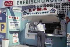 Germany, Berlin, Nyugat-Berlin, Breitscheidplatz a Vilmos császár emléktemplom (Kaiser-Wilhelm-Gedächtnis-Kirche) előtt., 1961, UWM Libraries, West Berlin, buffet, Fortepan #259403