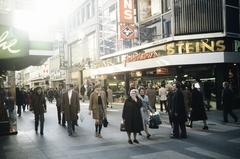 Németország, Köln, Hohe Strasse 117-119., a Steins Fotohaus a Minoritenstrasse felöl., 1972, UWM Libraries, Harrison Forman, Agfa-márka, sétálóutca, NSZK, Fortepan #259414