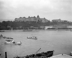 Magyarország, Budapest V.,Budapest I., a Várkert Bazár és a Királyi Palota (később Budavári Palota) a pesti oldalról, a Hungária Szállóból nézve., 1913, UWM Libraries, Frederick Gardner Clapp, gőzhajó, Hunyadi János-ábrázolás, Budapest, Fortepan #259473