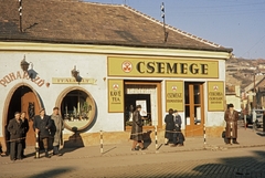 Magyarország, Esztergom, Rákóczi tér., 1960, UWM Libraries, színes, keramit, élelmiszerbolt, Fortepan #259501