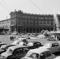 Olaszország, Róma, Piazza della Repubblica, jobbra a Najádok-kútja (Fontana delle Naiadi)., 1959, UWM Libraries, utcakép, szökőkút, Fortepan #259547