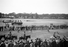 Olaszország, Pisa, amerikai katonák egy rendezvényen., 1946, UWM Libraries, Harriet Helen Werley, ló, bámészkodás, lovaglás, Fortepan #259593