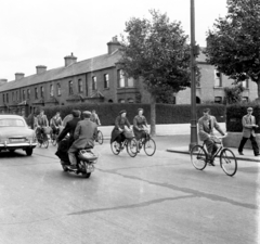 Írország, Dublin, 1956, UWM Libraries, kerékpár, utcakép, rendszám, motorkerékpár, képarány: négyzetes, Fortepan #259949