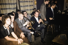 Lengyelország, Varsó, jazz club., 1960, UWM Libraries, Harrison Forman, színes, jazztörténet, zenekar, trombita, hangszer, Fortepan #260037