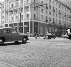 Lengyelország, Varsó, Aleje Jerozolimskie az ulica Krucza kereszteződésétől az ulica Marszałkowska felé nézve., 1959, UWM Libraries, Clarence Woodrow Sorensen, útkereszteződés, Fortepan #260076