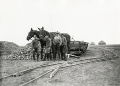 Lengyelország, a felvétel Kalisz-tól kb.19 km-re készült, útközben Konin felé., 1934, UWM Libraries, Boyd Louise Arner, ló, férfiak, Fortepan #260167