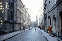 Lengyelország, Varsó, az ulica Piwna a Szent Márton-templom (Kościół św. Marcina)-tól az ulica Wąski Dunaja felé., 1960, UWM Libraries, Harrison Forman, színes, Fortepan #260195