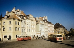 Poland, Warsaw, plac Zamkowy, balra az ulica Międzymurze Piotra Biegańskiego, szemben az ulica Piwna torkolata., 1960, UWM Libraries, bus, colorful, Fortepan #260292