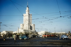 Poland, Warsaw, plac Defilad (Felvonulás tér), a Kultúra és Tudomány Palotája a mai Rondo Romana Dmowskiego (Aleje Jerozolimskie - ulica Marszalkowska kereszteződés) felől., 1960, UWM Libraries, colorful, Fortepan #260300