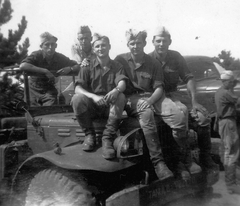 1958, Arina, uniform, american brand, tableau, men, military, Dodge-brand, Dodge WC-series, Hungarian soldier, arms around shoulders, sitting with hands on knees, sitting on a car, Fortepan #26034