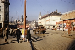 Slovakia, Bratislava, Szlovák Nemzeti Felkelés tere (Námestie SNP), szemben balra a református templom, jobbra az Irgalmasok templomának tornya látszik., 1960, UWM Libraries, colorful, ceramics, Fortepan #260586