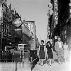 Spain, Madrid, Gran Vía, a Callao metróállomás lejárata., 1961, UWM Libraries, Fortepan #260631