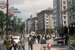 Törökország, Isztambul, Cumhuriyet Caddesi., 1956, UWM Libraries, Eugene Vernon Harris, utcakép, színes, életkép, mozgóárus, tricikli, babakocsi, Fortepan #260695