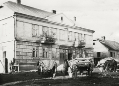 Ukrajna, Lviv, a felvétel a város keleti bejáratánál készült, a piacra tartó, útközben pihenő fogatokról., 1934, UWM Libraries, Boyd Louise Arner, lovaskocsi, Fortepan #260747