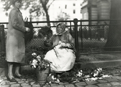 Ukrajna, Lviv, virágárus., 1934, UWM Libraries, Boyd Louise Arner, Fortepan #260770