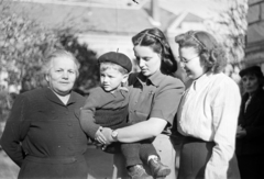 1955, Gyarmati Béla, wrist watch, hold in arms, mother, kid, beret, hands behind the back, fabrics clothes, hair clip, grandparent, Fortepan #260816