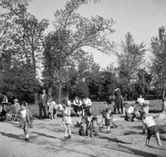 1954, Faragó György, képarány: négyzetes, gyerekek, park, Fortepan #260862