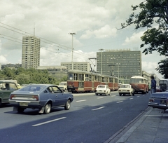 Poland, Warsaw, a mai Rondo Romana Dmowskiego (Aleje Jerozolimskie - ulica Marszalkowska kereszteződés), szemben az Aleje Jerozolimskie. Balra a Stefan Wiechecki passzázs (Pasaż Stefana Wiecheckiego „Wiecha”)., 1979, Faragó György, number plate, bus, tram, colorful, traffic, Mitsubishi-brand, Mitsubishi Lancer Celeste, Fortepan #260871