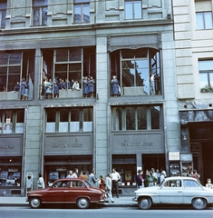 Hungary, Budapest V., Kossuth Lajos utca, szemben a 17. számú ház., 1961, Faragó György, Best of, Budapest, colorful, Show window, gaping, Skoda-brand, cloak, Fortepan #260921