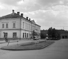 Magyarország, Orosháza, Szabadság tér, Alföld szálloda., 1962, Faragó György, Fortepan #260962