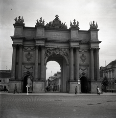 Németország, Potsdam, Diadalív (Brandenburgi kapu)., 1936, Lőrincze Judit, horogkereszt, diadalív, Carl von Gontard-terv, Georg Christian Unger-terv, Fortepan #26097