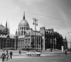 Magyarország, Budapest V., Kossuth Lajos tér, Parlament., 1970, Faragó György, Skoda Octavia, gyalogátkelő, Budapest, Fortepan #260989