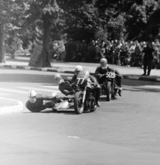 Magyarország, Népliget, Budapest X., az Országos Sportnapok keretében.megredezett Budapesti Honvéd nemzetközi gyorsasági motorversenye., 1966, Faragó György, Budapest, Fortepan #261024