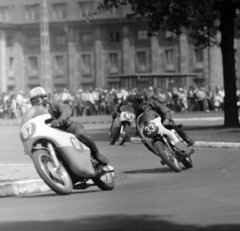 Magyarország, Népliget, Budapest X., az Országos Sportnapok keretében.megredezett Budapesti Honvéd nemzetközi gyorsasági motorversenye., 1966, Faragó György, Budapest, Fortepan #261030