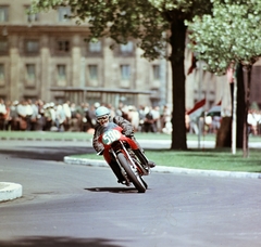 Magyarország, Népliget, Budapest X., az Országos Sportnapok keretében.megredezett Budapesti Honvéd nemzetközi gyorsasági motorversenye., 1966, Faragó György, Budapest, színes, Fortepan #261033