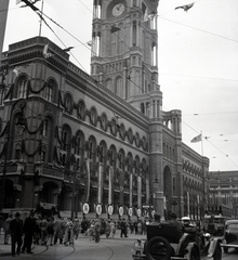 Németország, Berlin, Rotes Rathaus (Városháza)., 1936, Lőrincze Judit, autóbusz, horogkereszt, neoreneszánsz, középület, automobil, toronyóra, Hermann Friedrich Waesemann-terv, Fortepan #26112