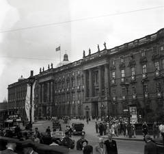 Németország, Berlin, Múzeum-sziget, Városi Palota (Stadtschloss)., 1936, Lőrincze Judit, reklám, plakát, horogkereszt, hirdetőoszlop, olimpia, Wehrmacht, automobil, Juno cigaretta, kerékpár, Fortepan #26115