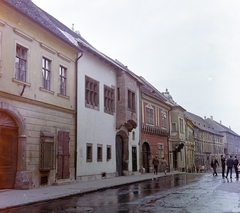 Magyarország, budai Vár, Budapest I., Országház utca a 16-os számú háztól a Kapisztrán tér irányába nézve., 1969, Faragó György, Budapest, színes, Fortepan #261157