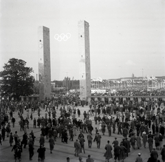 Germany, Berlin, az Olimpiai Stadion főbejárata a stadion felől fotózva, a XI. nyári olimpiai játékok alatt., 1936, Lőrincze Judit, Berlin Olympics, Olympics, olympic symbols, Fortepan #26117