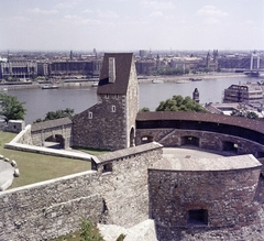 Magyarország, budai Vár, Budapest I., kilátás a Buzogánytoronyból a Duna felé, előtérben a Déli nagy rondella és kaputornya., 1968, Faragó György, Budapest, Fortepan #261180